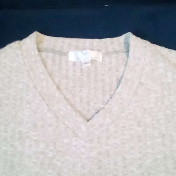 Sweater - Picture 4 of 6